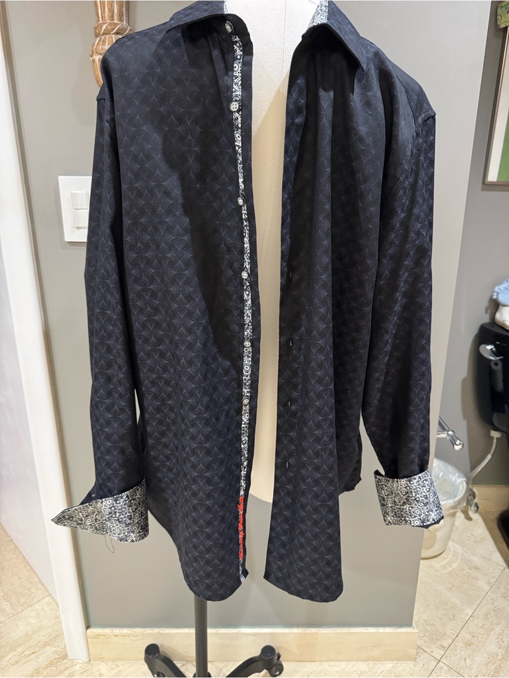 Robert Graham Black Patterned Men's Dress Shirt with Contrast Trim